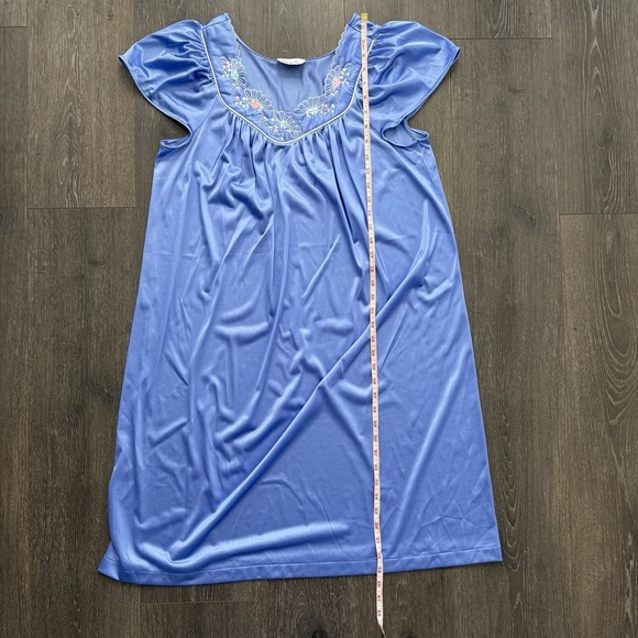 Vtg Vanity Fair M Satin Blue Nylon Embroided Nightgown Dress Robe Set Feminine - Picture 12 of 14